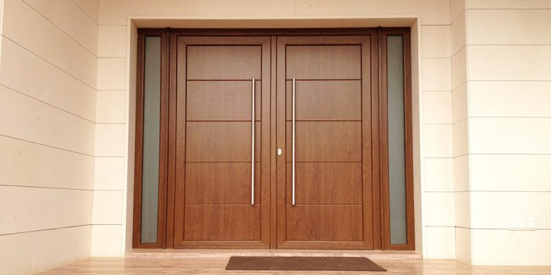elegir puertas de interior o exterior en marbella y costa del sol
